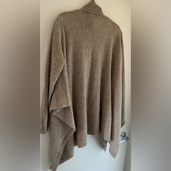 Cashmere Elegant Beige Poncho Turtleneck - Picture 5 of 13